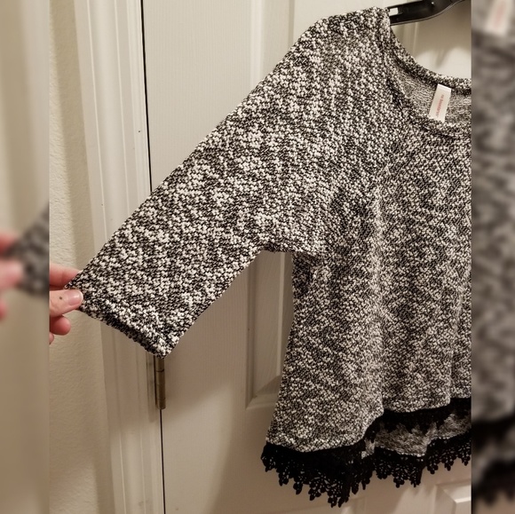 Knitted Top - Picture 2 of 6